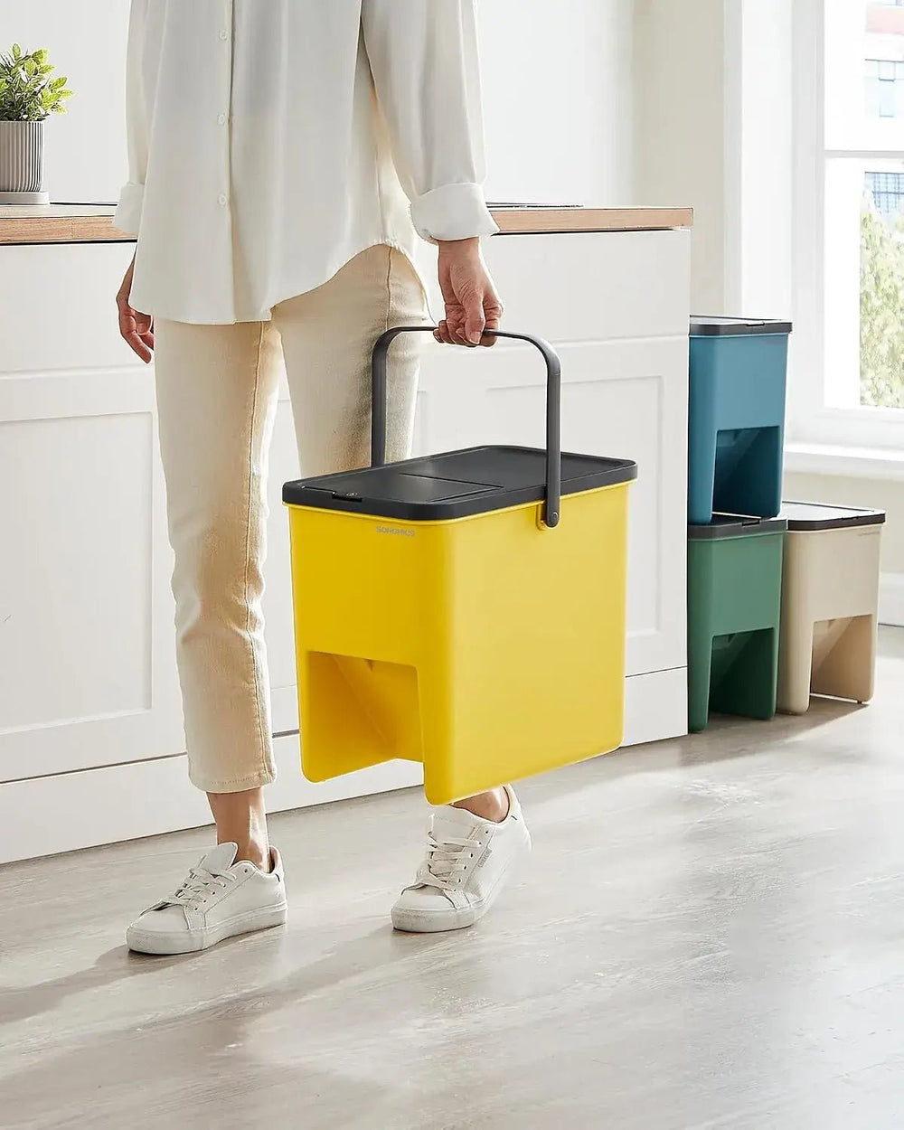 Pinottavat lajitteluastiat 4 × 20 l, monivärinen